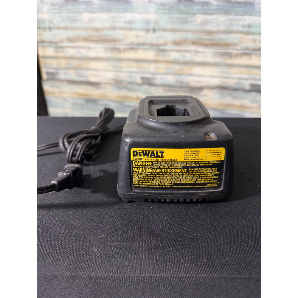 DeWalt DW9108 Battery Charger 9.6V-18V Black Good 1-Hour NiCd Rapid Charger